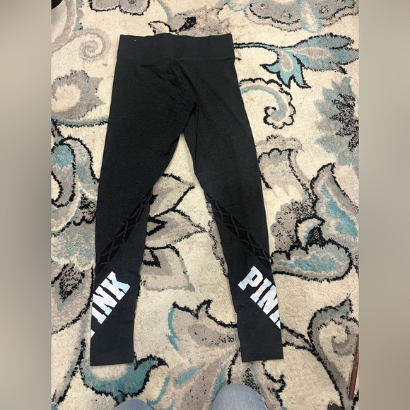Pink Victoria's Secret Black Leggings Sleek Form-Fitting Design Sz small - Picture 2 of 6
